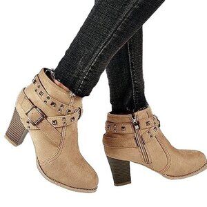 YASIRUN - Brown Studded-Strap Ankle Boot